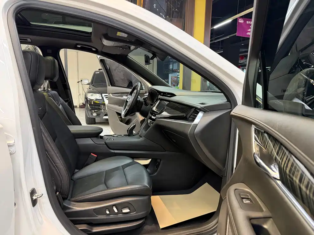 Cadillac XT6 2020 — фото 13
