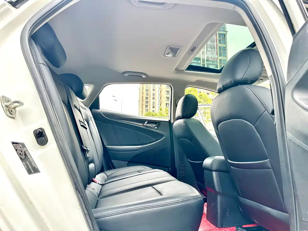 Changan Eado XT 2015 — фото 26