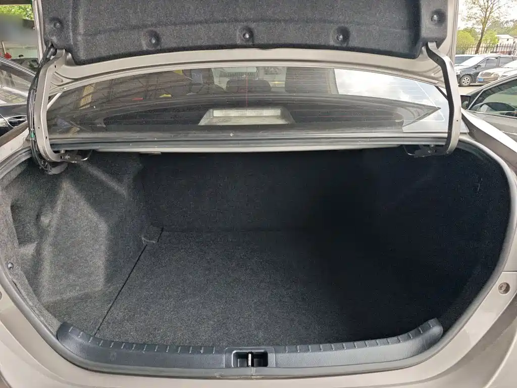 Toyota Corolla 2019 — фото 12