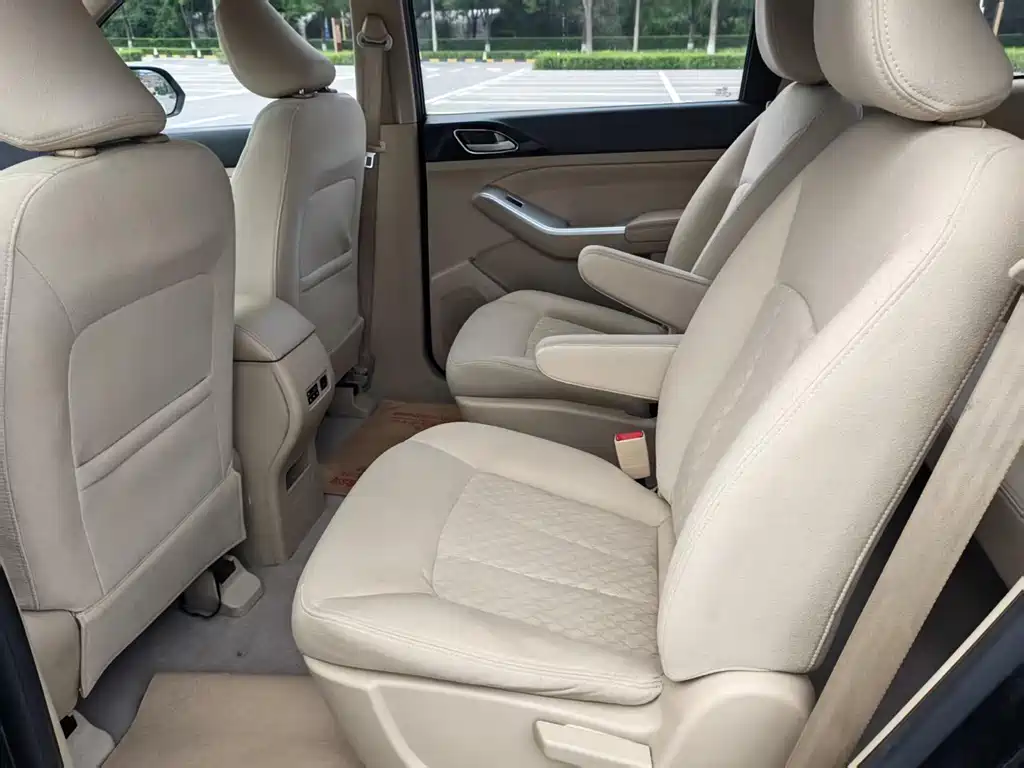 Baojun 730 2015