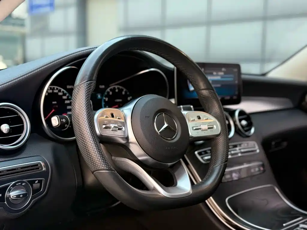 Mercedes-Benz C-Class 2021 — фото 20