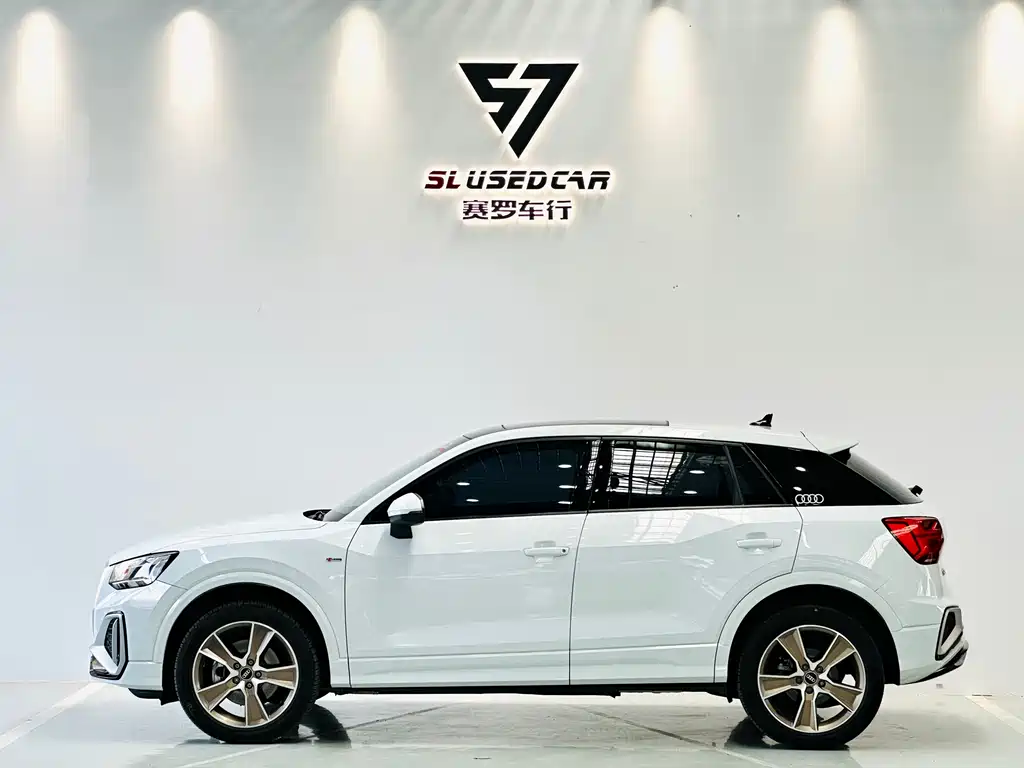 Audi Q2L 2024