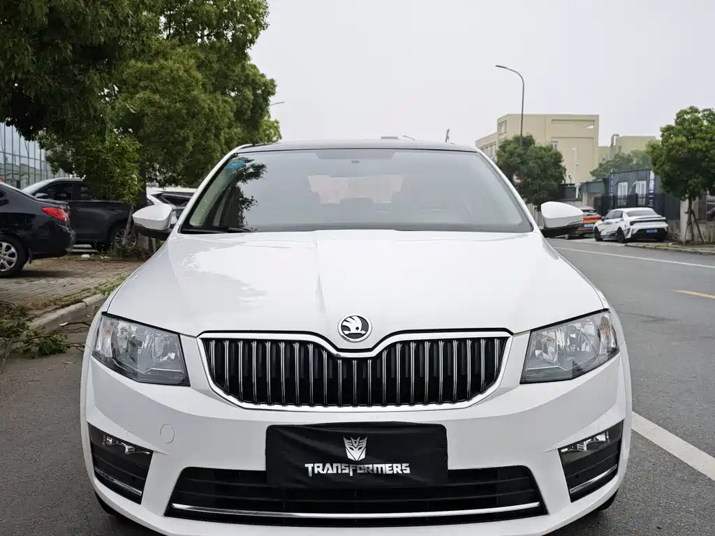 Skoda Octavia 2017 — фото 2