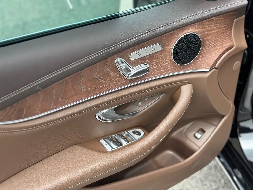 Mercedes-Benz E-Class 2022 — фото 19
