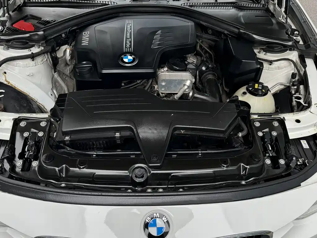 BMW 3 Series 2015 — фото 16