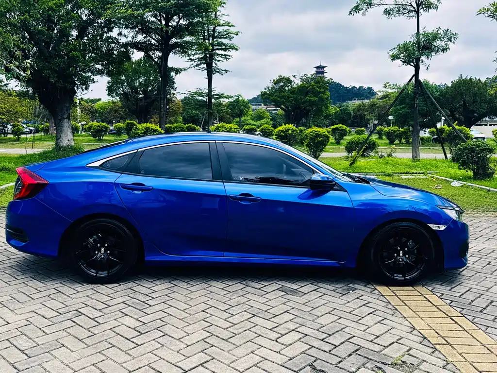 Honda Civic 2017 — фото 20