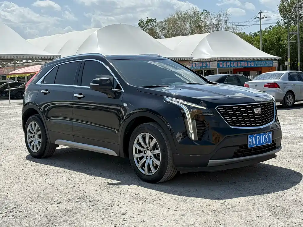 Cadillac XT4 2021 — фото 1