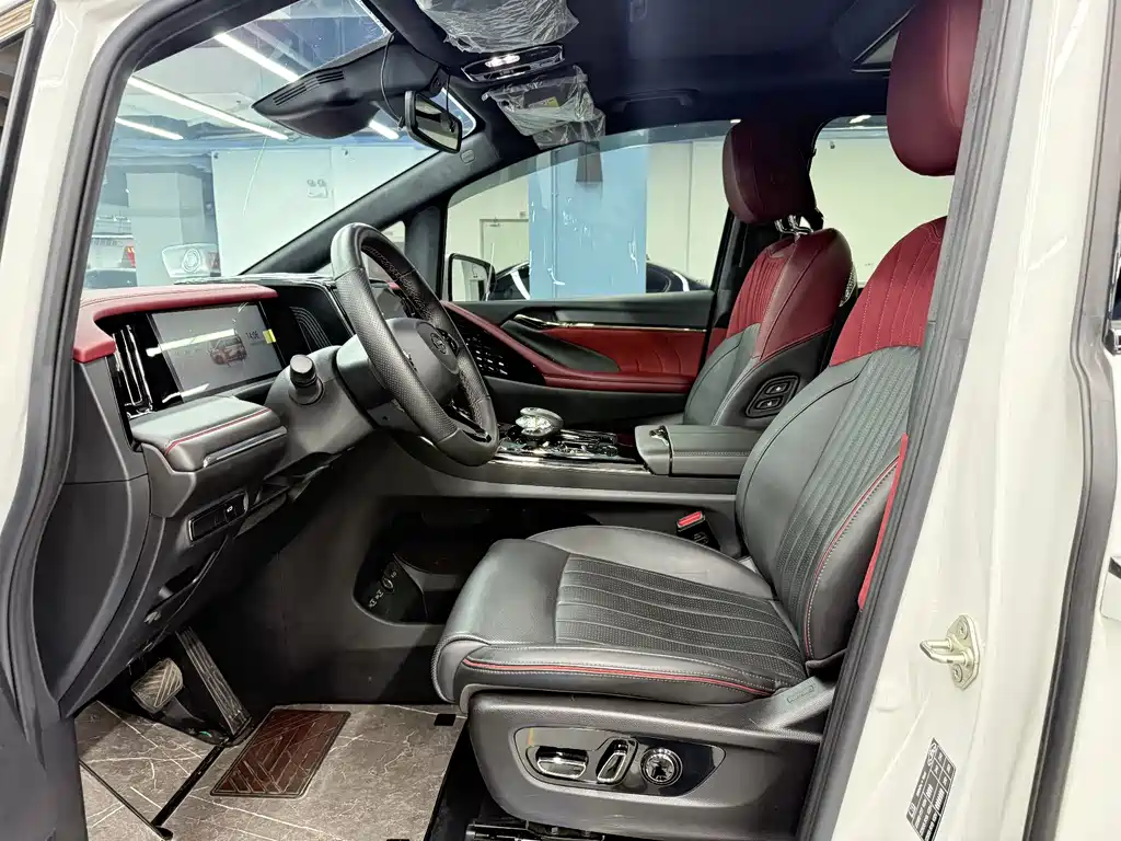 GAC Motor Trumpchi M8 2023 — фото 15
