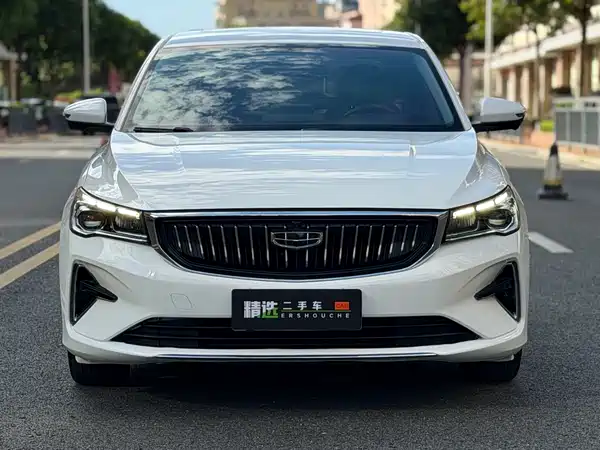 Geely Emgrand 2022