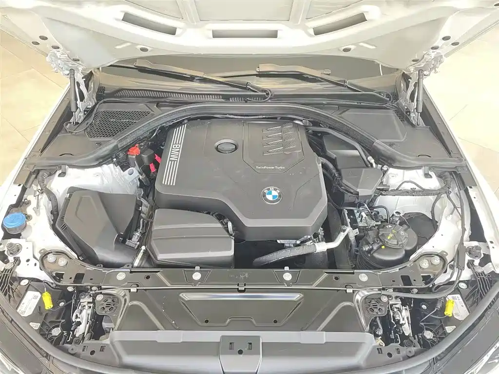 BMW 3 Series 2023 — фото 17
