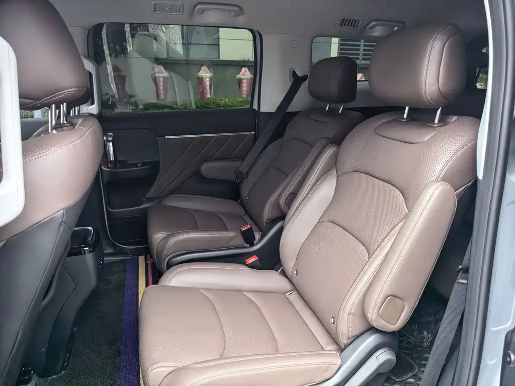 Wuling Starlight 730 EV 2025 — фото 8