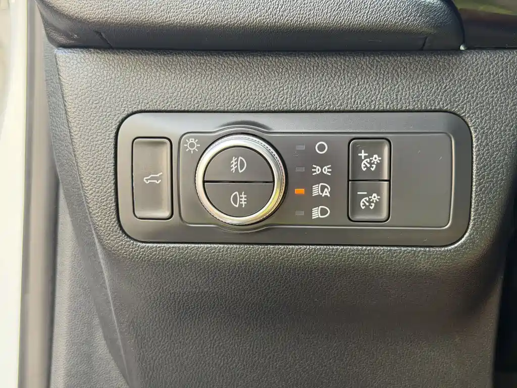 Ford Escape 2022 — фото 14