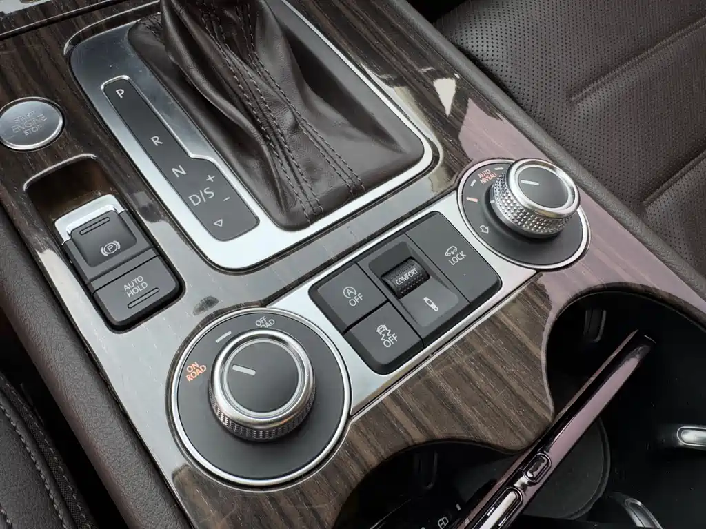 Volkswagen Touareg 2018 — фото 13