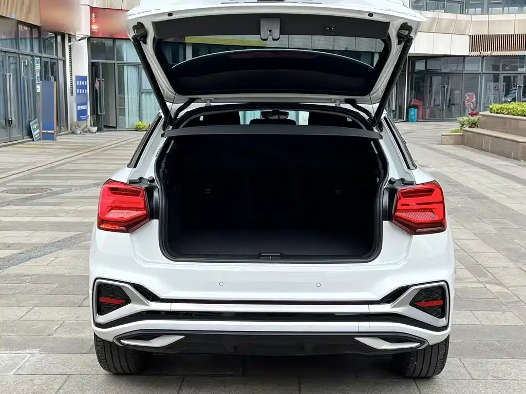 Audi Q2L 2024 — фото 15