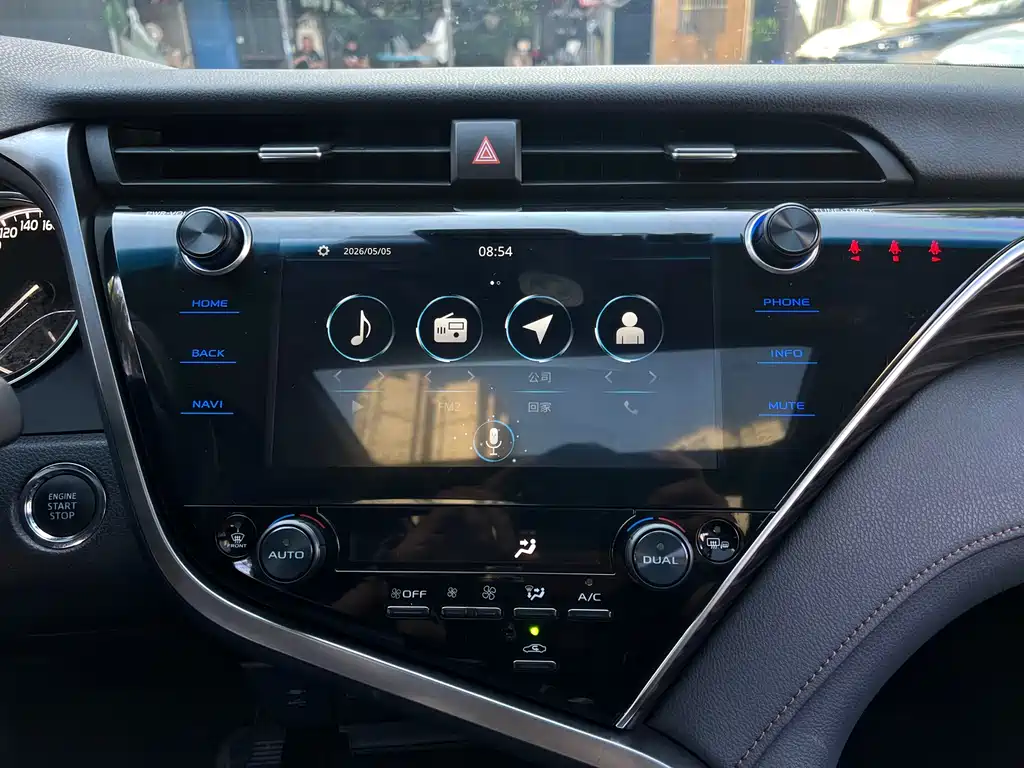 Toyota Camry 2019 — фото 16