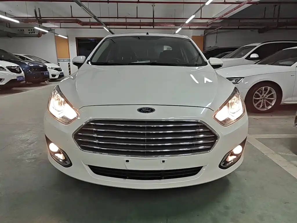 Ford Escort 2015