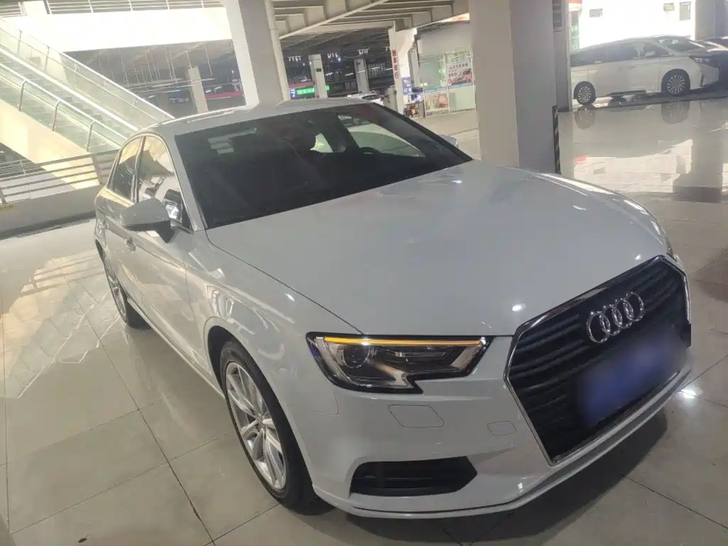 Audi A3 2018 — фото 22