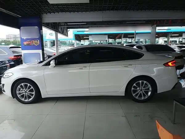 Ford Mondeo 2021