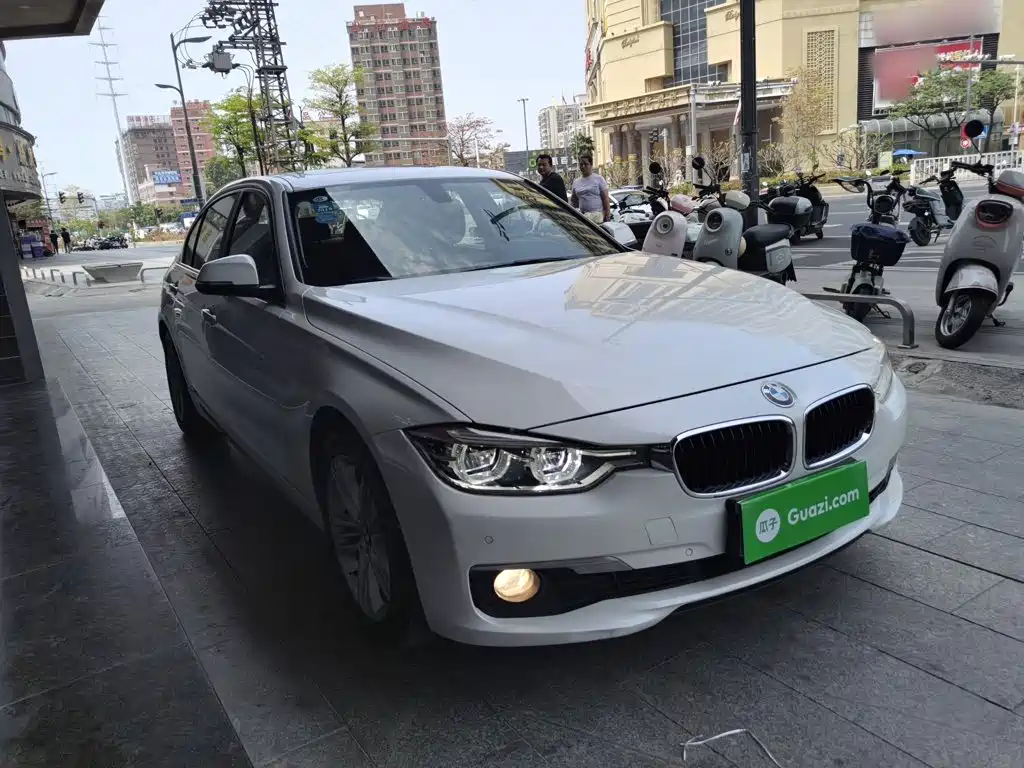 BMW 3 Series 2017 — фото 22