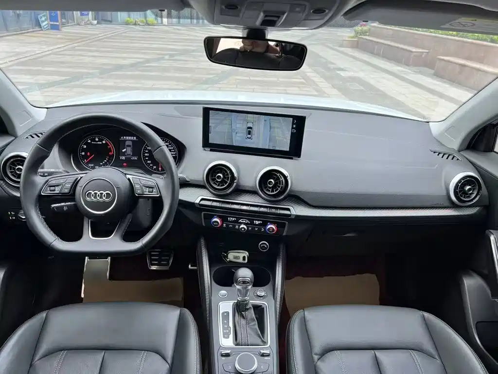 Audi Q2L 2024