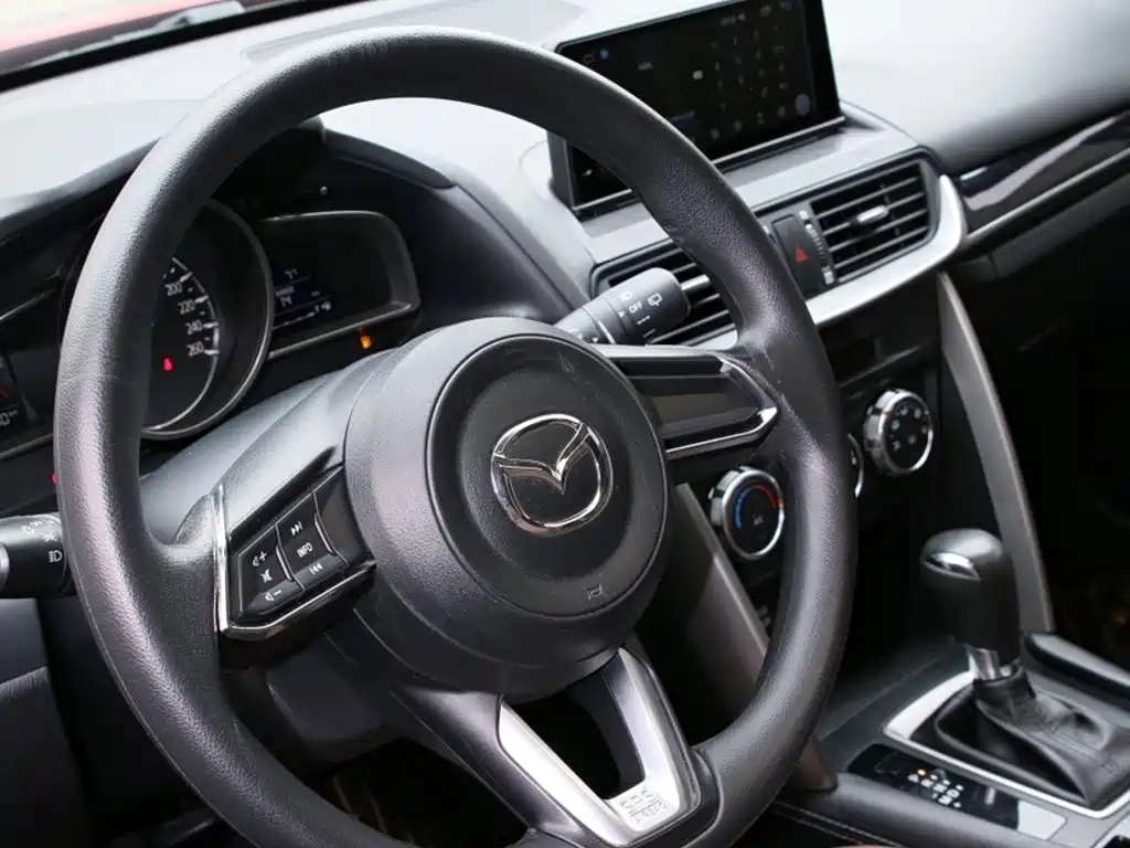 Mazda CX-4 2019 — фото 10