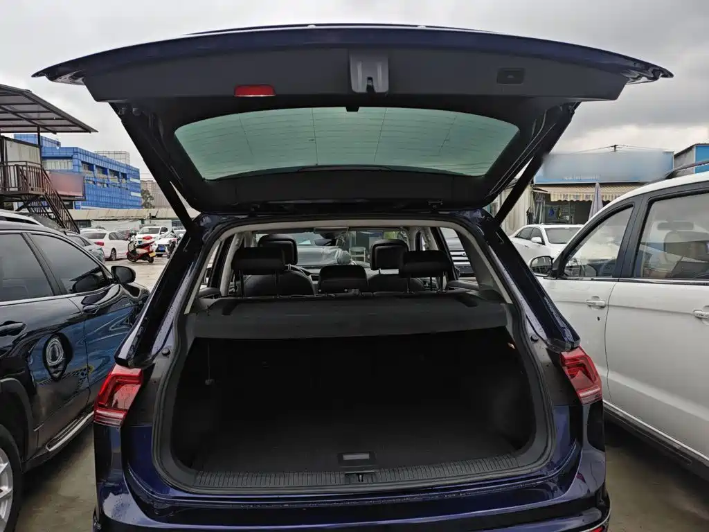 Volkswagen Tiguan 2019 — фото 15