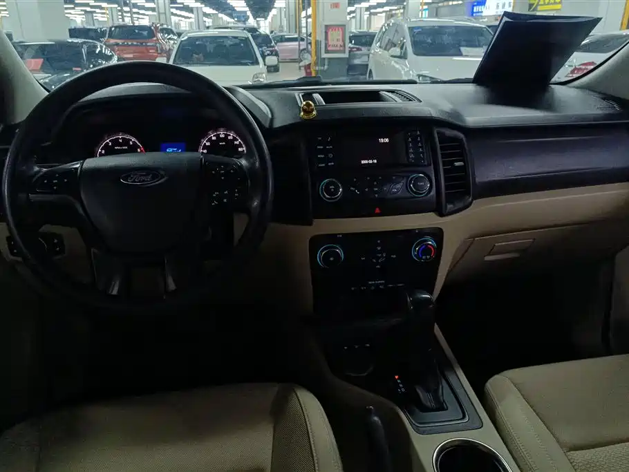 Ford Everest 2018 — фото 12