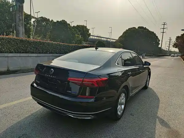 Volkswagen Passat Plug-In Hybrid 2022