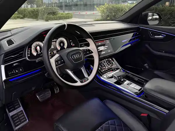 Audi Q8 2023