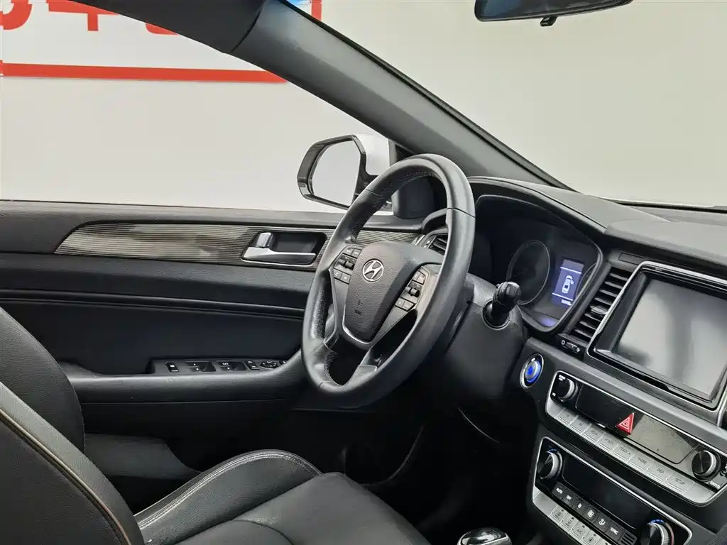 Hyundai Sonata 2017 — фото 22