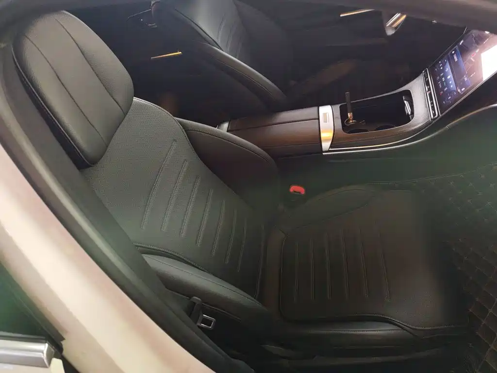 Mercedes-Benz C-Class 2023 — фото 20
