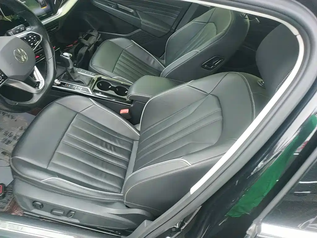Volkswagen Passat 2023 — фото 11