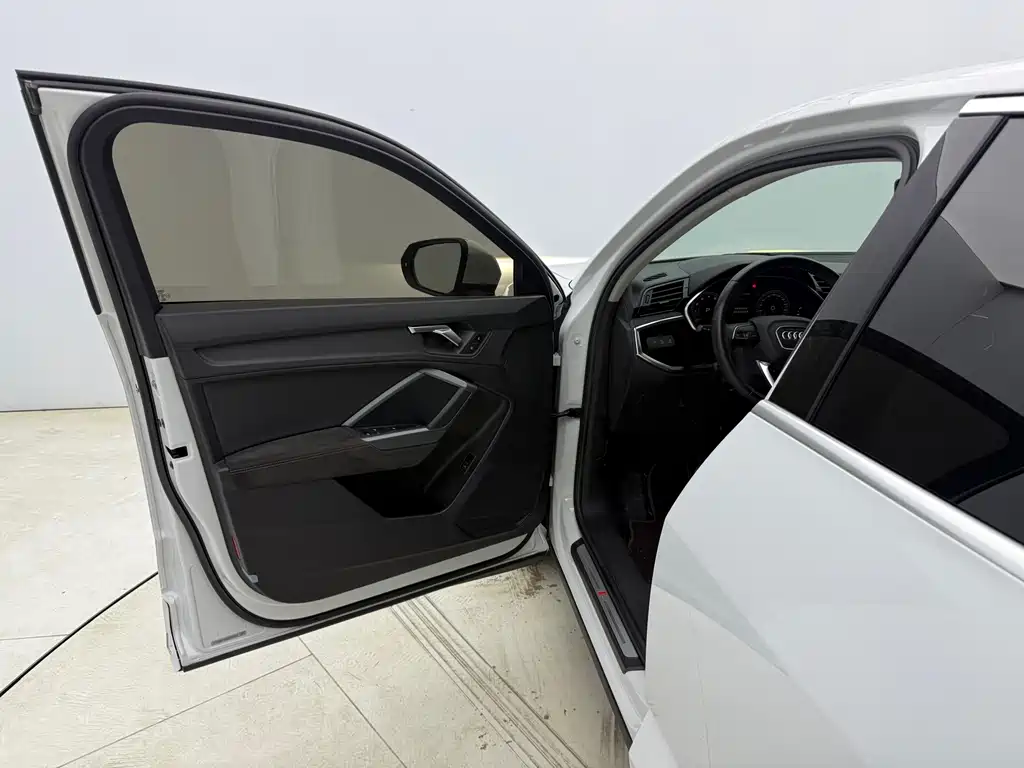 Audi Q3 Sportback 2021 — фото 21