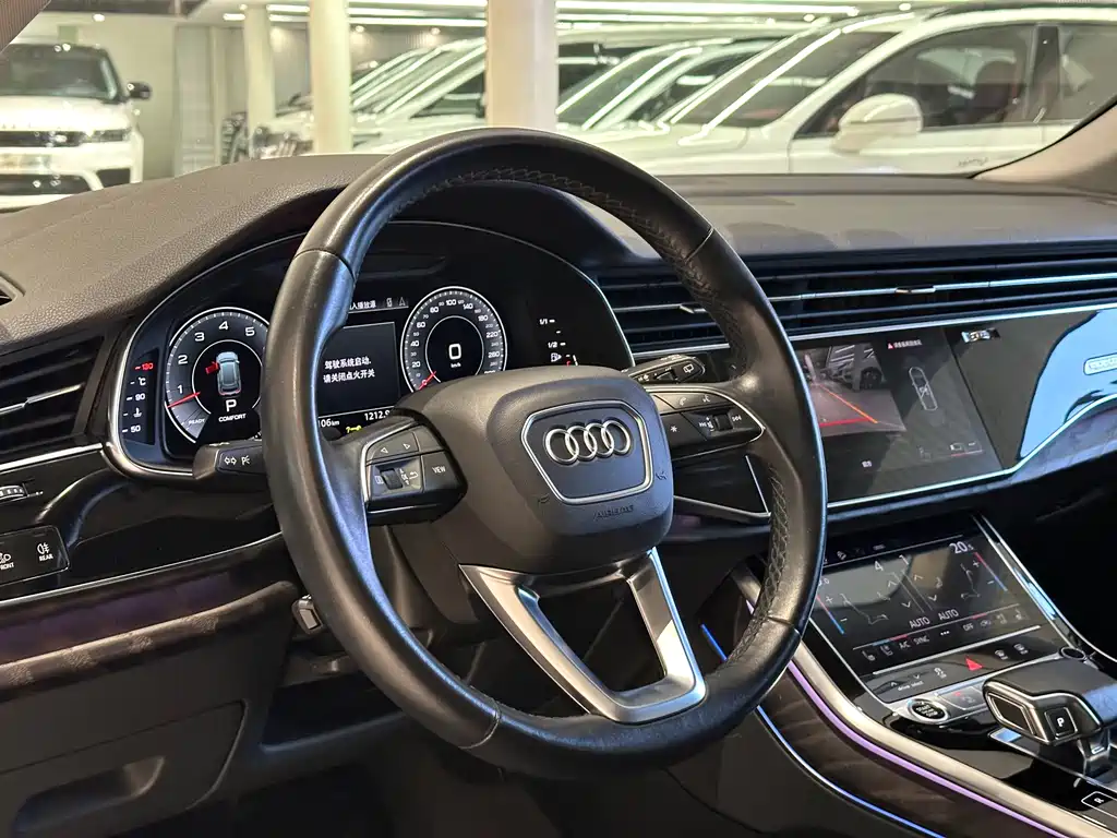 Audi Q8 2021 — фото 10