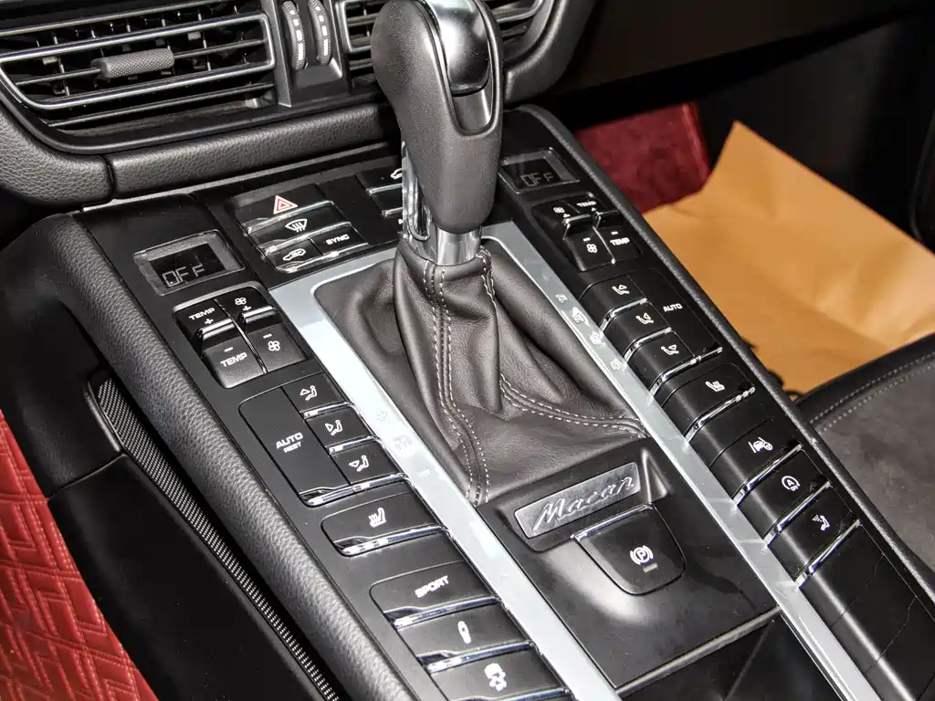Porsche Macan 2021 — фото 27