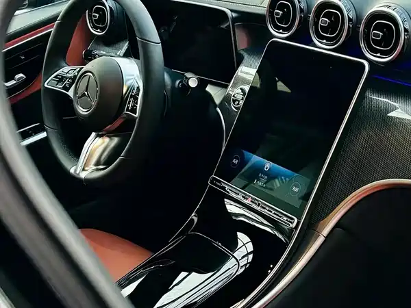 Mercedes-Benz GLC 2025