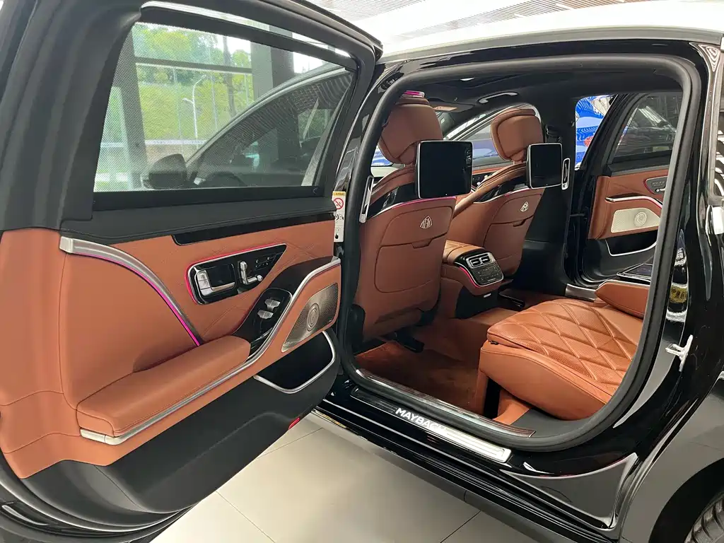 Mercedes-Benz Maybach S-Class 2023 — фото 9