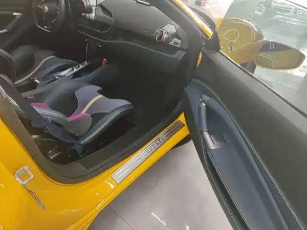 Ferrari F8 2021