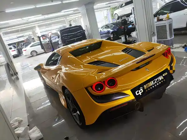 Ferrari F8 2021