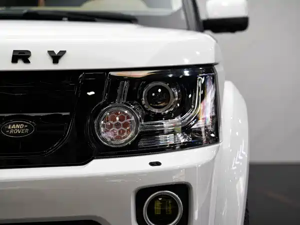 Land Rover Discovery 2012