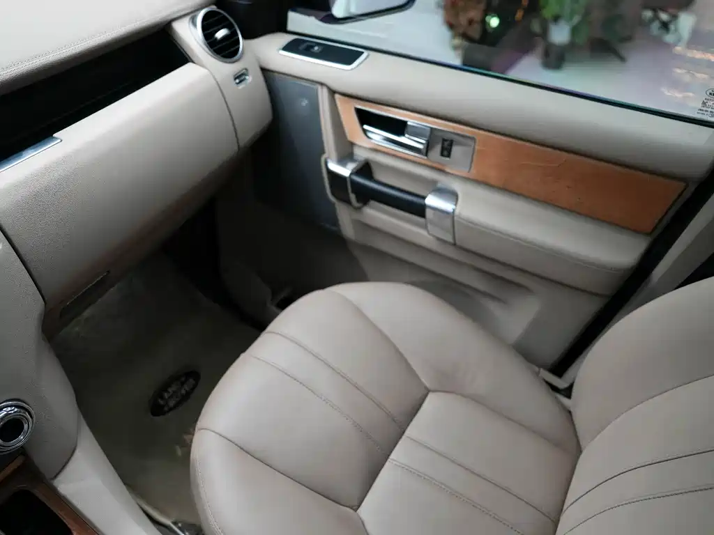 Land Rover Discovery 2012 — фото 15