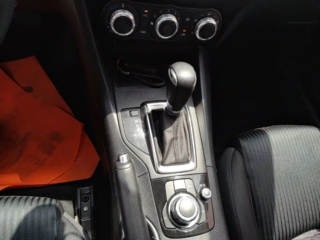 Mazda 3 Axela 2016 — фото 10