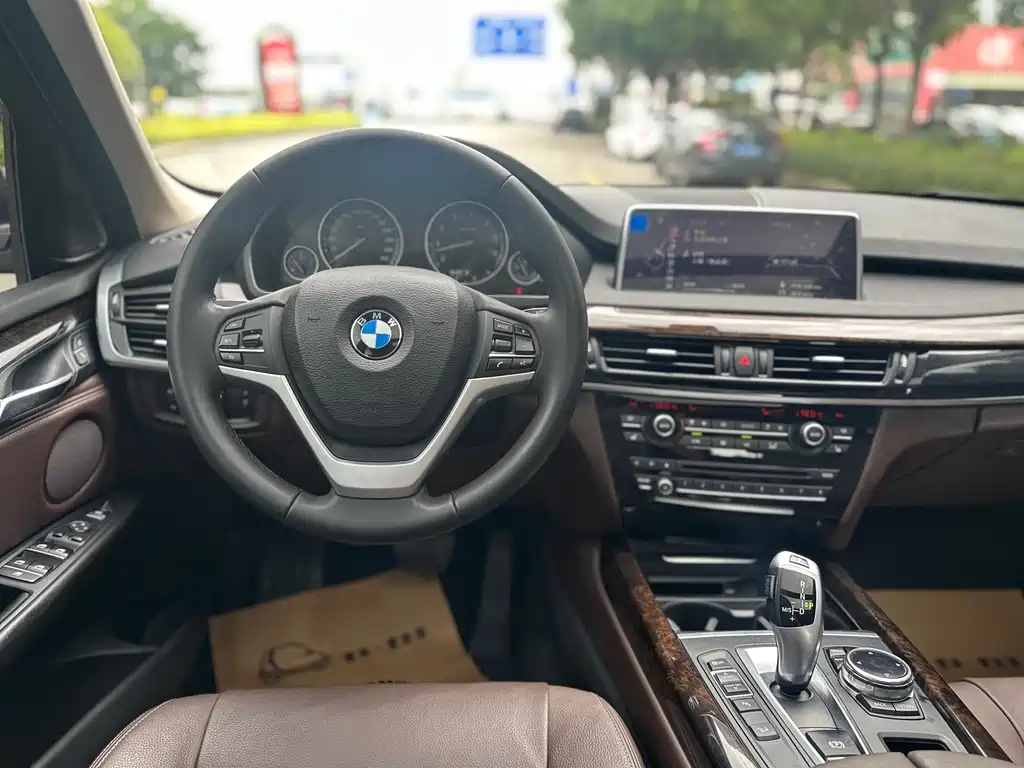 BMW X5 2014 — фото 12