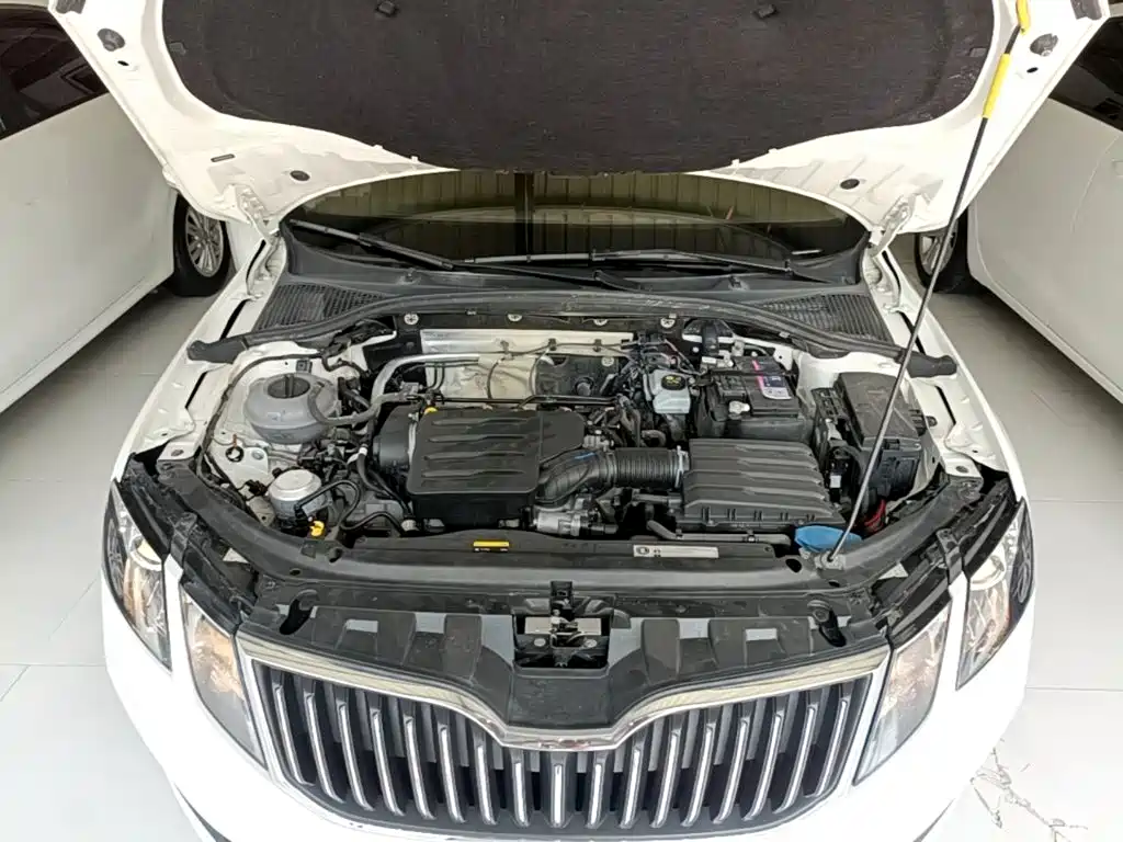 Skoda Octavia 2019 — фото 20