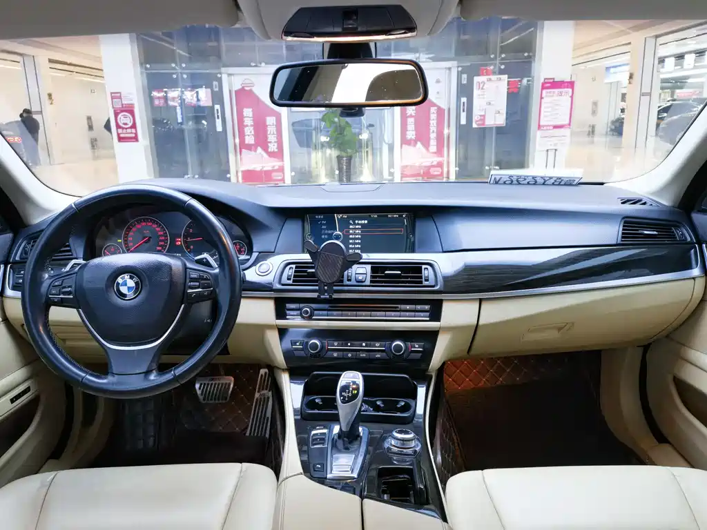 BMW 5 Series 2011 — фото 4