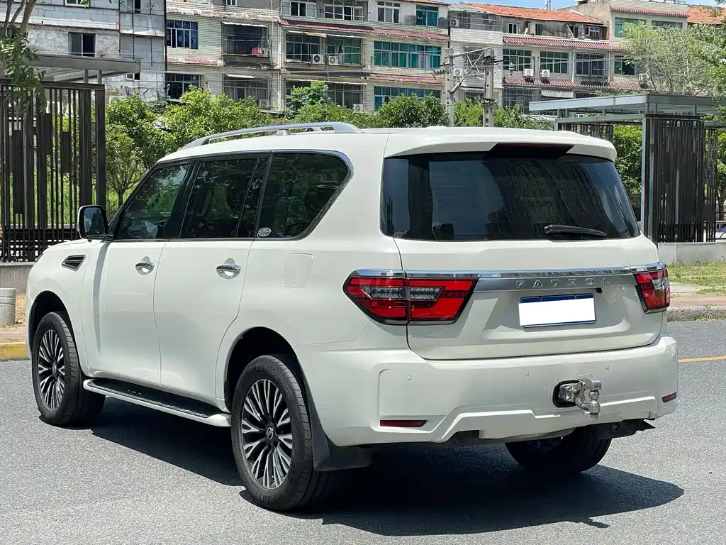 Nissan Patrol 2020 — фото 11