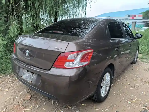Peugeot 301 2015