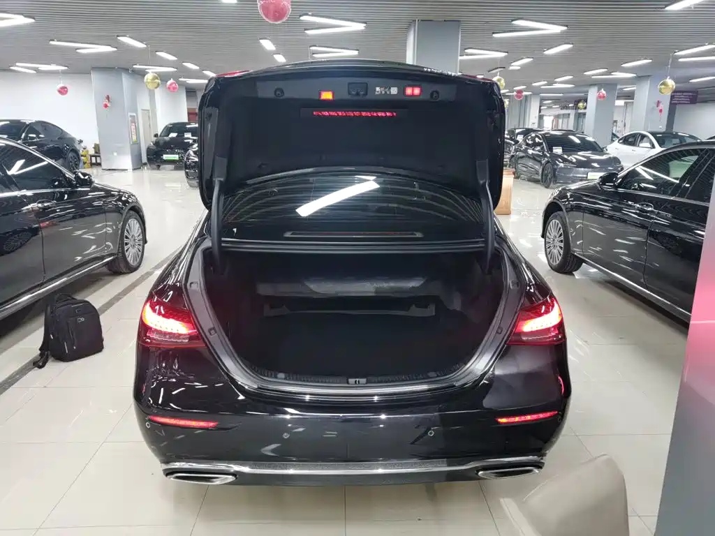 Mercedes-Benz E-Class 2022 — фото 19