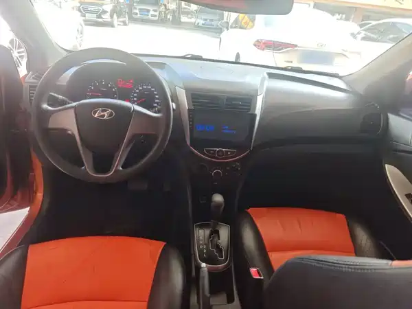 Hyundai Rui Yi 2015
