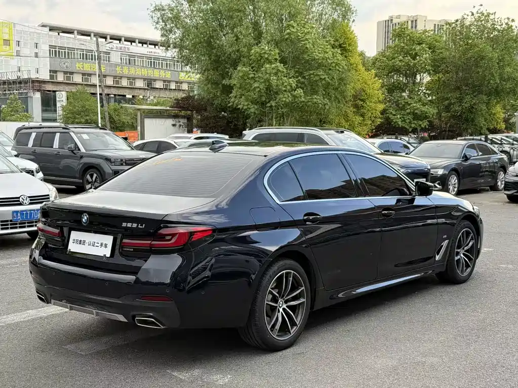 BMW 5 Series 2023 — фото 13